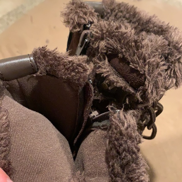 Girl boots. U.S Polo Assn . Very warm and comfy. - Picture 3 of 4